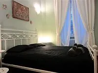 Temporary House - Via Della Moscova Milan